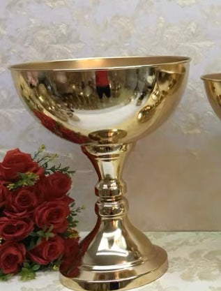 Gold metal bowl /Cup