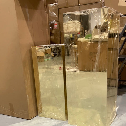 Gold Acrylic stand 12x12x32  AGLD32