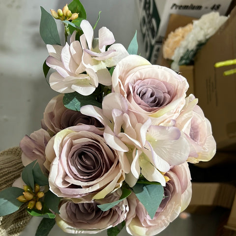 New 10 head Lilac  Rose Bunch with filler