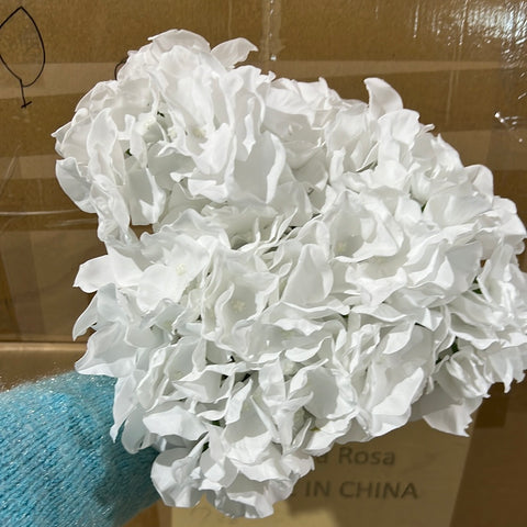 White Hydrangea Bunch 7 head silk