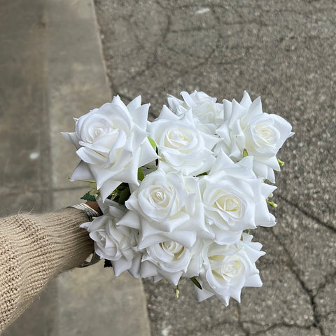 New 11 head white pointy rose bunch