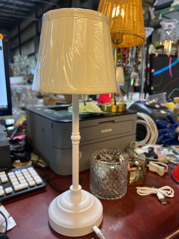 White Stem lamp usb charging fabrc white top touch dimmable wireless battery warm cold white dinner