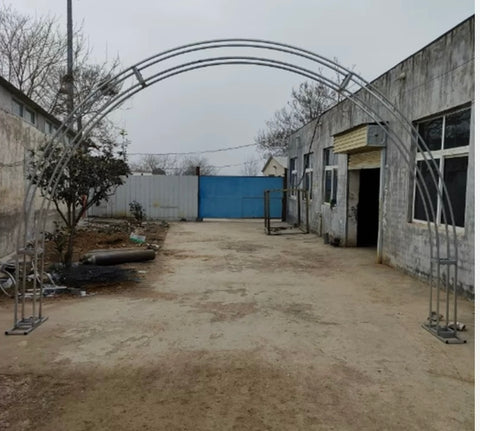 Silver u shaped arch half ball dome walk through