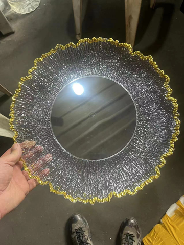 12.5" Acrylic Charge Plate Clear scallop with gold rim starburst