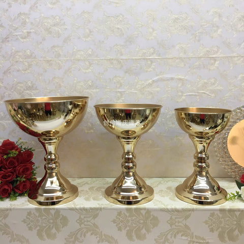 Gold metal bowl /Cup h:32cm d:20cm