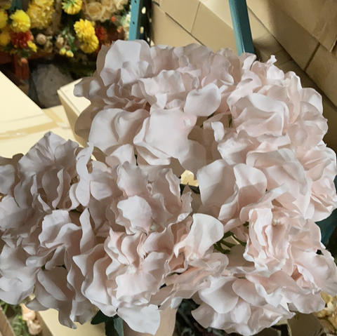 Marshmallow pink powder pink Hydrangea Bunch 6 head silk