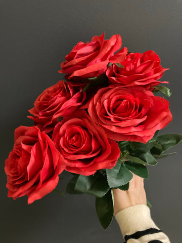 Bright Red Large Rose Bunch 10 head