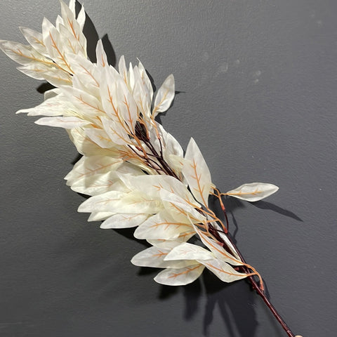 White cream long leaf single Long stem filler