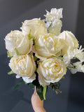 Diana large Bunch Roses  (cream/champagne)