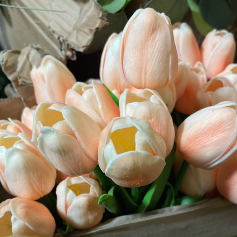 Peach 10x Real Touch PU flower Tulip (peach)